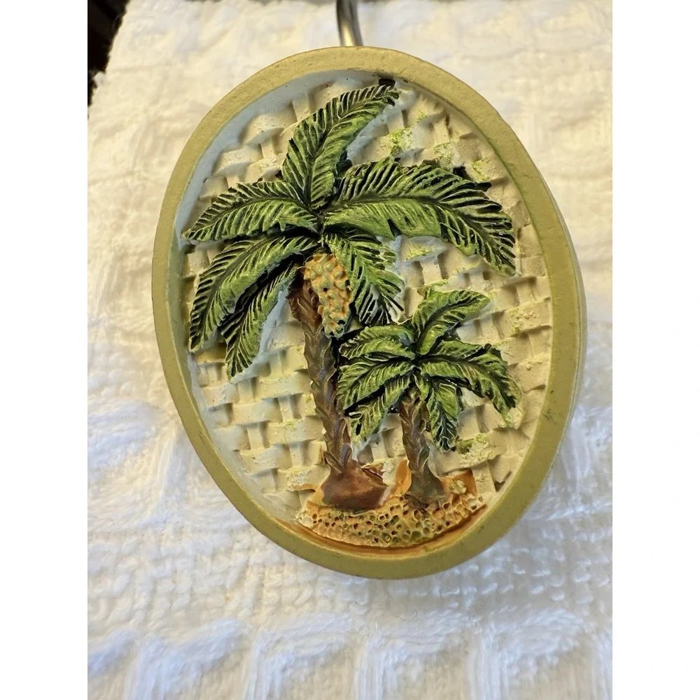 Vintage Bed Bath & Beyond Avanti Linens‎ Colony Palm Collection 12 Shower Hooks